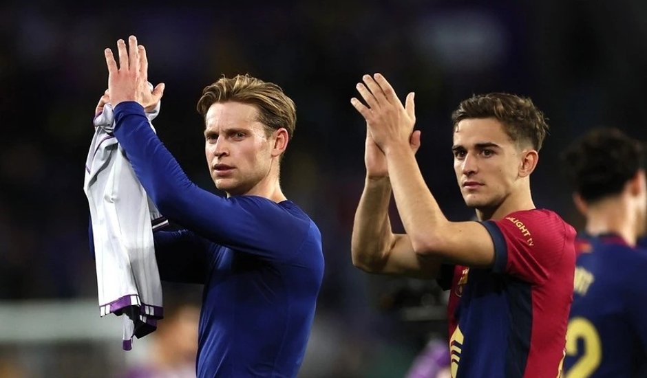 曼联鏖战加拿大,加维打破历史纪录 曼联鏖战加拿大,加维打破历史纪录